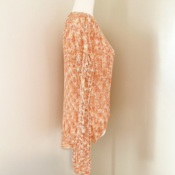 NWT V-neck long sleeved sweater in peach - Picture 4 of 11
